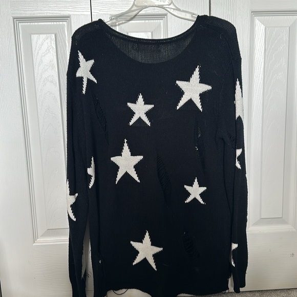 Rehab distressed star sweater size s/m. - Picture 2 of 4